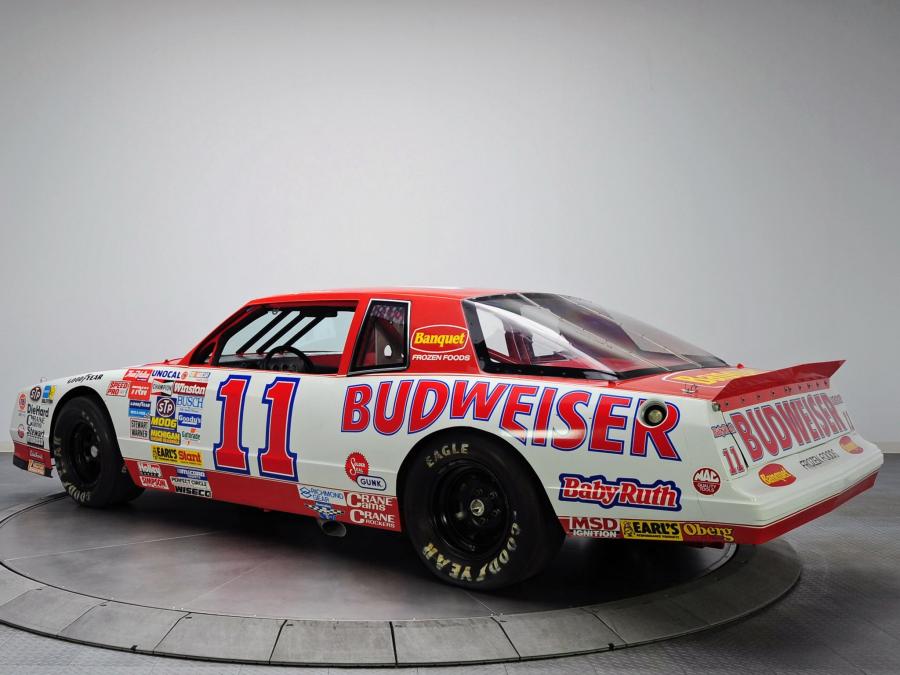  Chevrolet Monte Carlo SS NASCAR Race Car 1988 года  (фото 2 из 5)